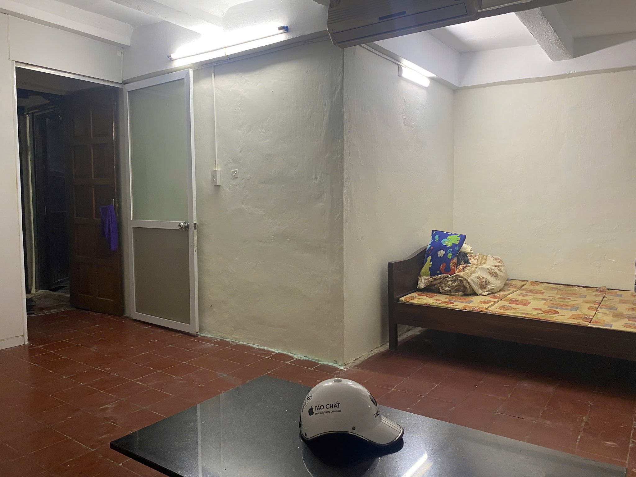 Cho thuê căn hộ Tập thể Phố Cát Linh, DTSD 75m2, 3 ngủ, 7 triệu ở hộ gia đình (có thương lượng) - Ảnh 1